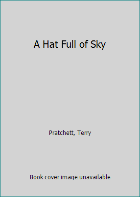 A Hat Full of Sky [Large Print] 0753187671 Book Cover